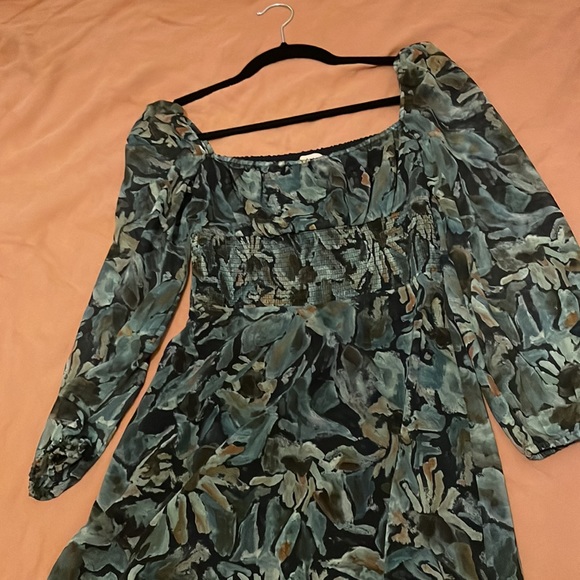 Aritzia mini dress - Picture 2 of 3